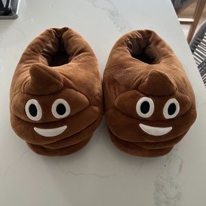 COPY - Emoji House slippers